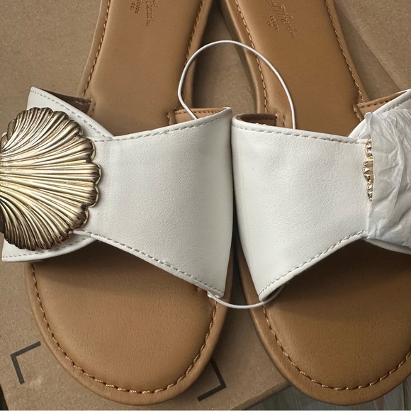 Universal Thread Sandal - Picture 2 of 4